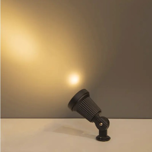 Waarom is de lichtstroom van DL21014-1 Spot Light 470Lm?